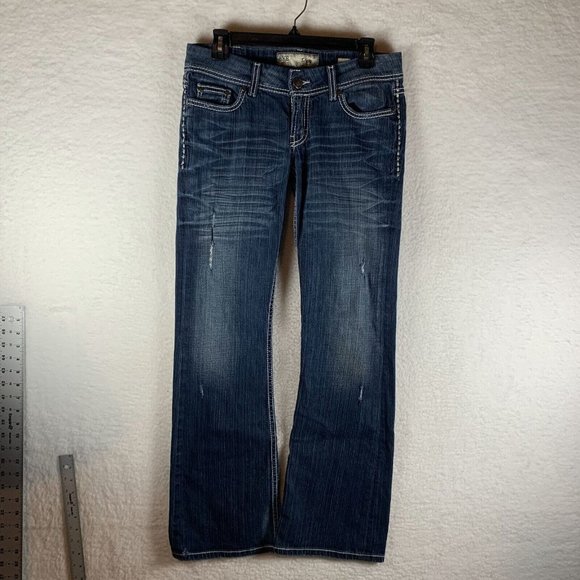 Buckle BKE Stella Jeans Womens 29R Blue Stretch Distressed Low-Rise Bootcut 7367 - Picture 1 of 10